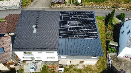 Solarmodule auf Hausdach Schöntal